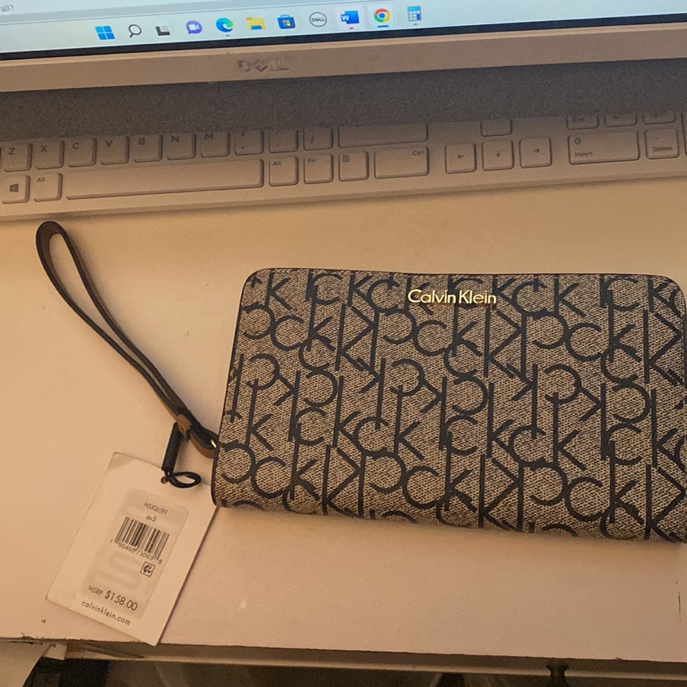 Calvin Klein Wallets - Picture 5 of 8
